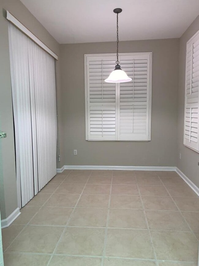Building Photo - Beautiful 2-bedroom, 2-bathroom