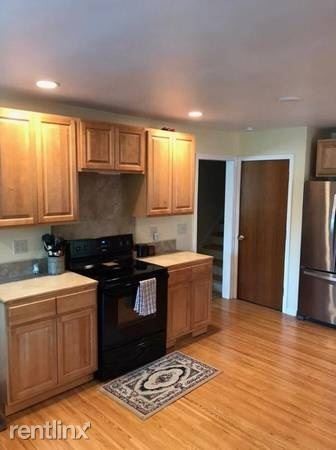 Building Photo - 3 br, 1 bath House - 19 Hillcrest Drive