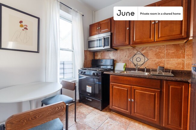 Building Photo - Room in Shared 3 bed/1 bath home