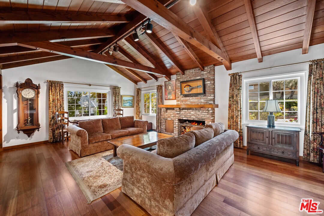 Foto principal - 3761 Wrightwood Dr