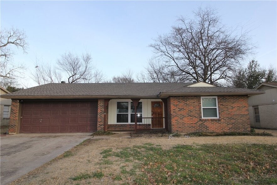 Primary Photo - 3532 Antilles Dr