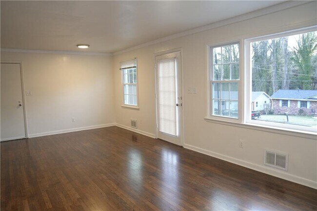 Building Photo - 1336 Willow Trail SW