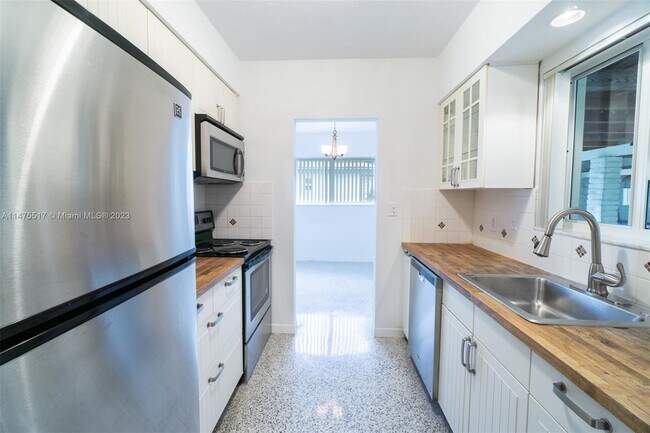 Foto del edificio - 8225 SW 62nd Ct