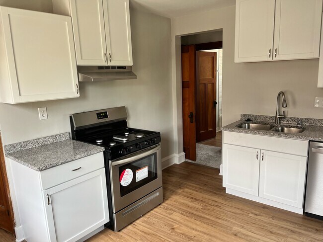 Foto del edificio - 2332 N 63rd St
