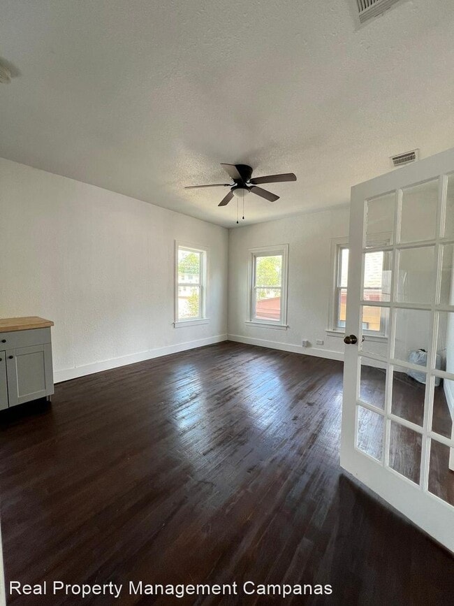 Building Photo - 2 br, 1 bath House - 616 W Craig Pl Unit 102