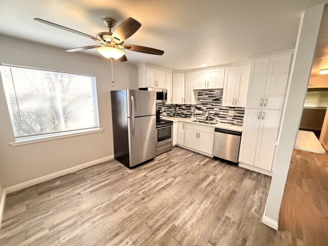 Building Photo - 5498 Carlson Dr