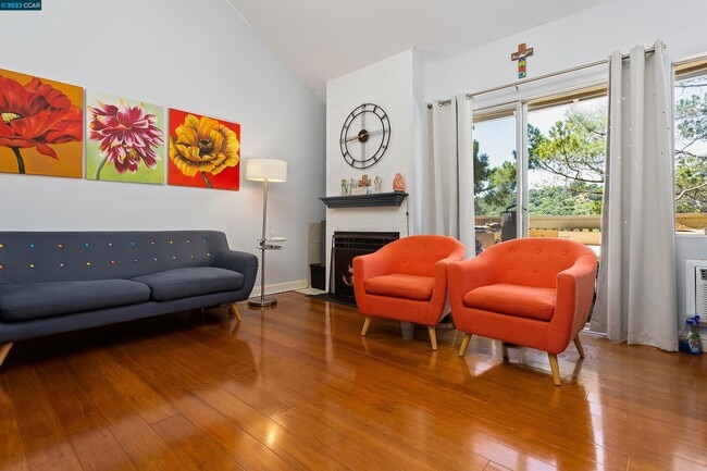 Building Photo - 1944 Ascot Dr