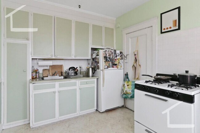 Foto del edificio - 66 Strathmore Rd