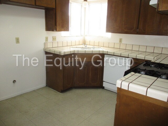 Foto del edificio - 1531 E Cross Ave