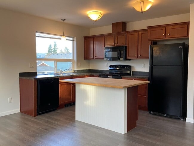 Foto del edificio - Spacious 1 bedroom 1 bath duplex in Hood River