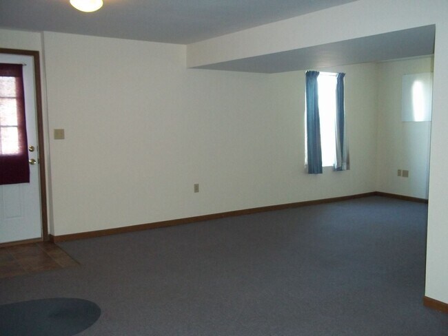 Foto del edificio - 2 br, 3 bath House - 107 Cecelia
