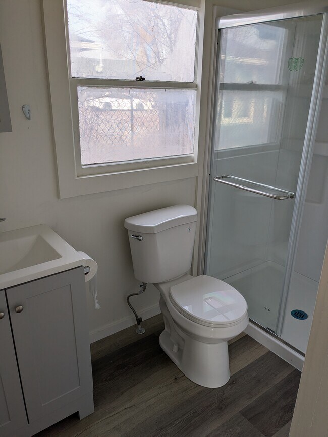 Foto del edificio - 241 E Main St