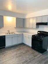 Building Photo - 240 W Laflin Ave