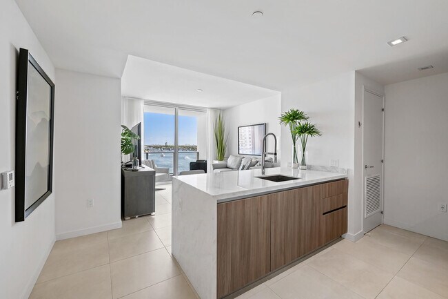 Foto del edificio - 401 N Birch Rd