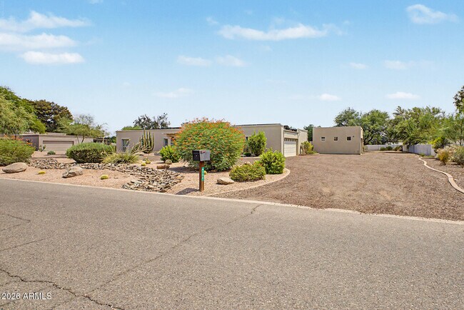 Foto del edificio - 6133 E Mountain View Rd