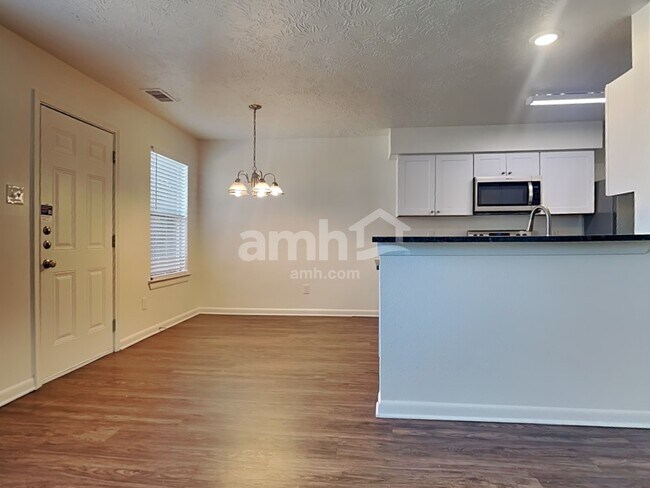 Foto del edificio - 6550 Garden Trail Ct