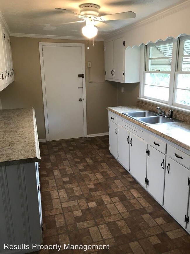 Building Photo - 2 br, 2 bath House - 1400 Park Ave