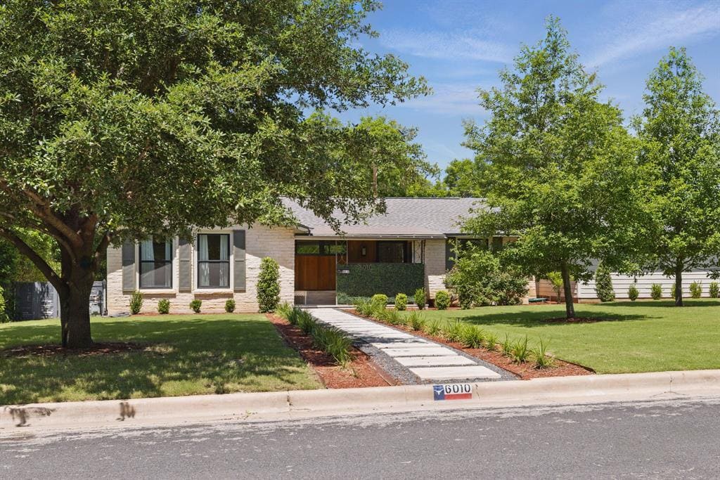 Foto principal - 6010 Nasco Dr
