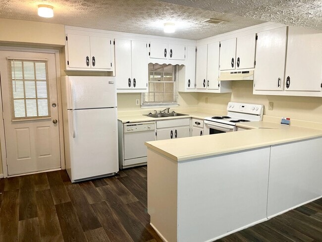 Building Photo - 310 S Jeff Davis Dr