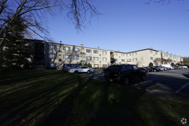 Canterbury Square Apartments - The Landings 2