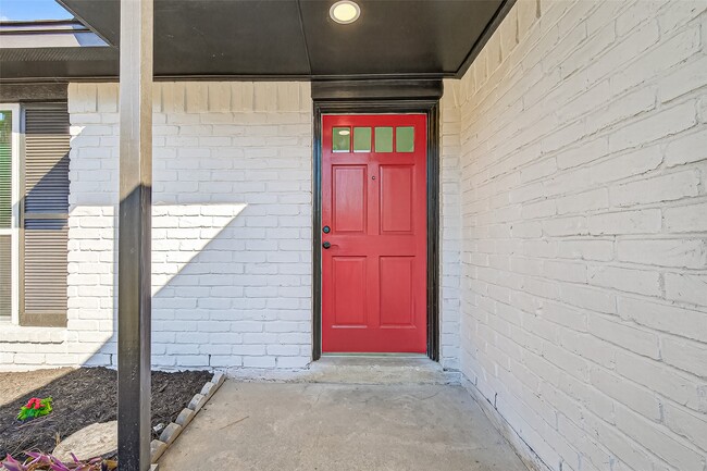 Building Photo - 11434 Loyola Dr