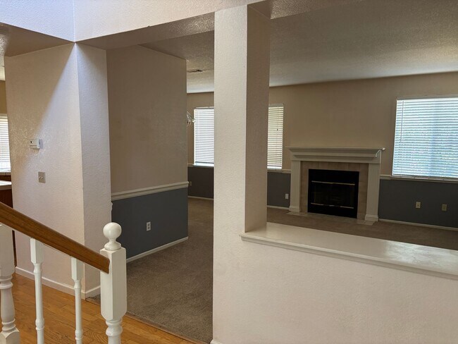 Foto del edificio - Comfortable Two Story Home