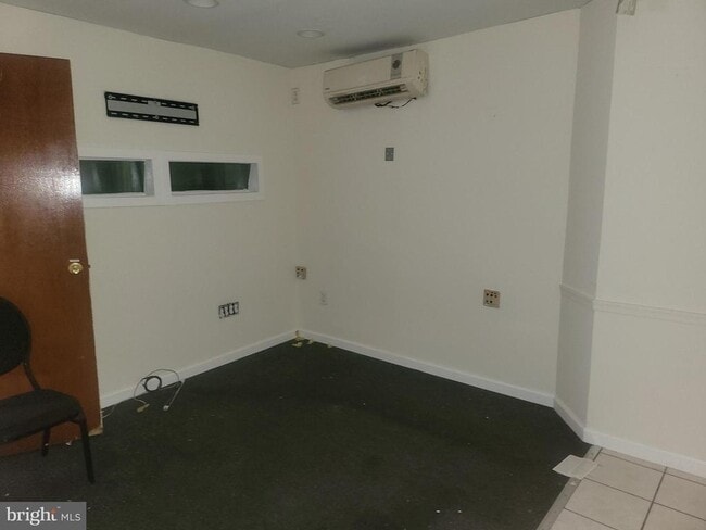 Building Photo - 5700 Delancey St