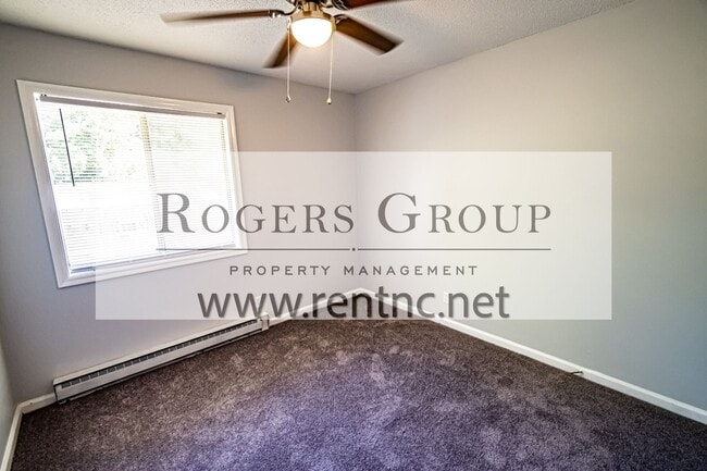 Building Photo - 106 Westbury Dr