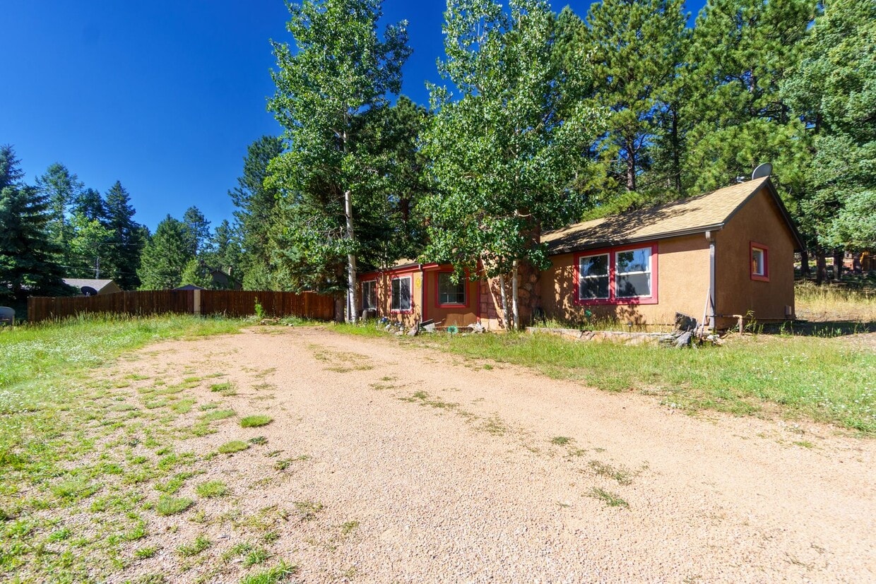 2 bedroom charmer on W South for rent! - 2 bedroom charmer on W South for rent!