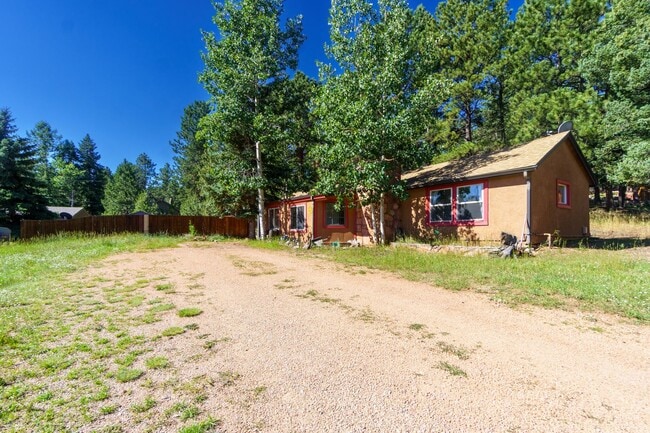 2 bedroom charmer on W South for rent! - 2 bedroom charmer on W South for rent! House