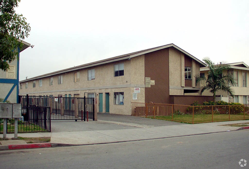 Building Photo - 1026 W Highland Ave