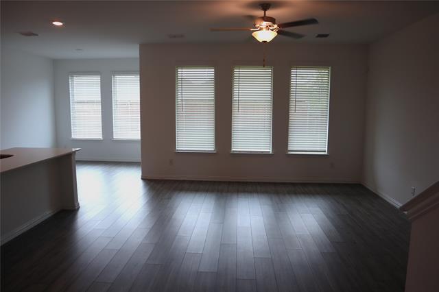 Foto del edificio - 5924 Pensby Dr