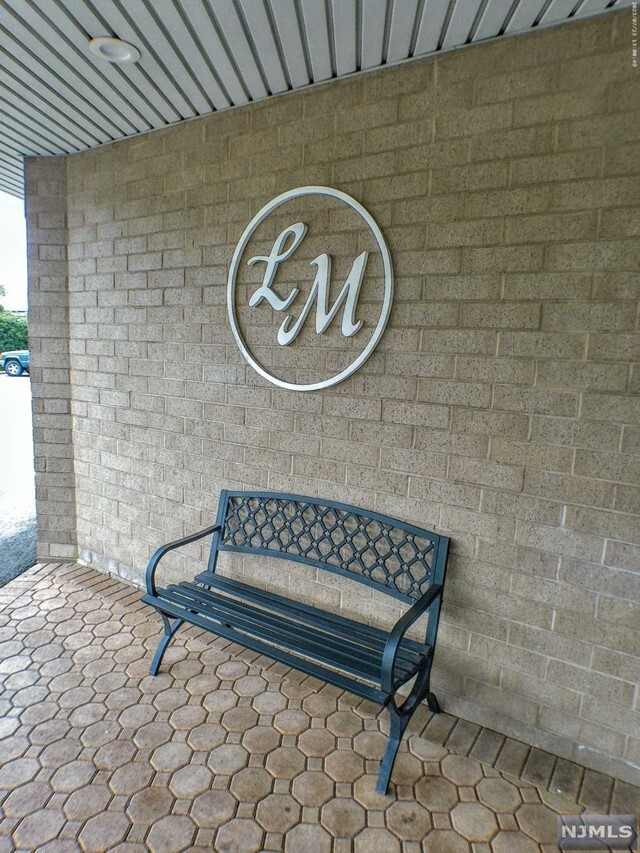 Foto del edificio - 38 E Moonachie Rd