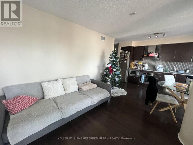 Building Photo - 352 Front St W