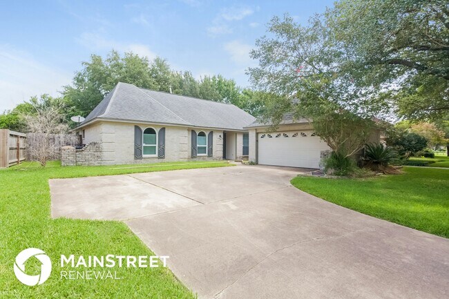 Building Photo - 15514 Cabildo Dr