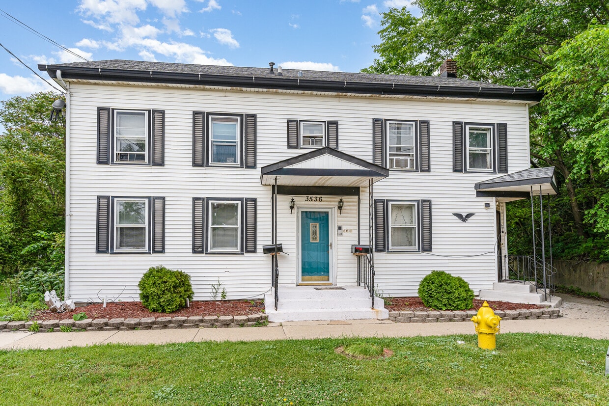 Foto principal - 3536 Front St