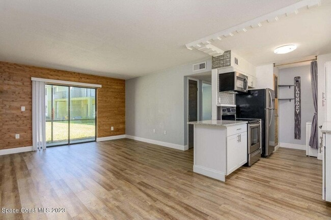 Building Photo - 2253 Flower Tree Cir