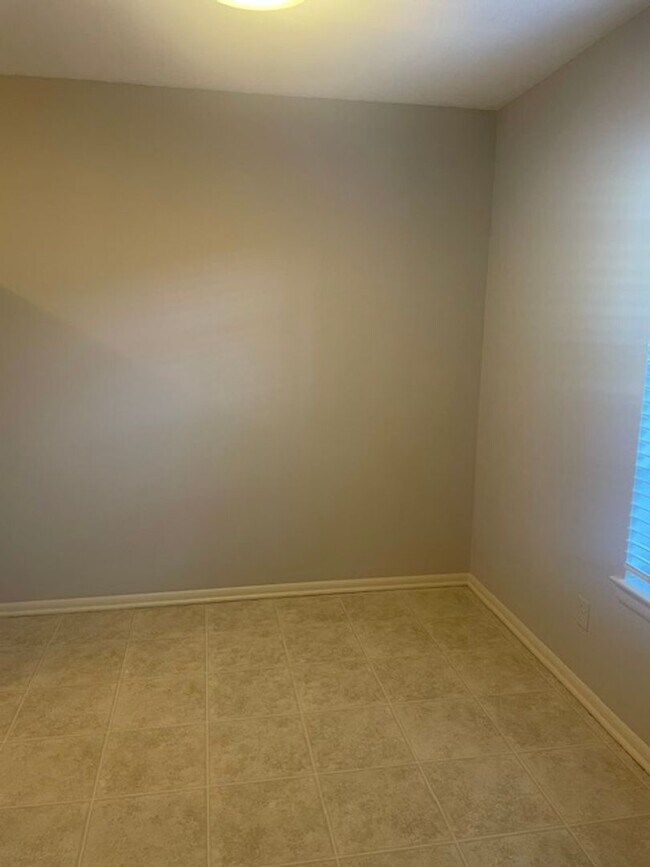 Foto del edificio - Convenient Location, First Floor Condo