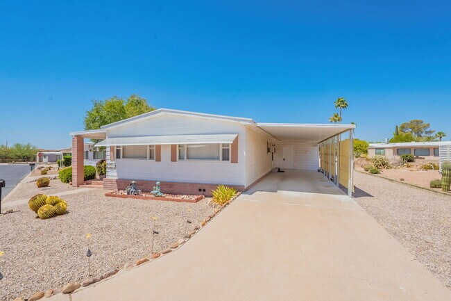 Building Photo - 10675 N Kilimanjaro Ave