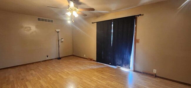 Building Photo - Spacious Home for Rent!