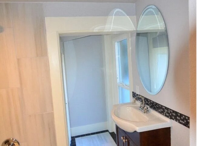 Foto del edificio - 1440 Detroit St