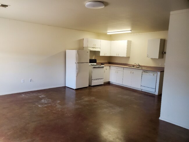 Building Photo - 2617 2nd Ave