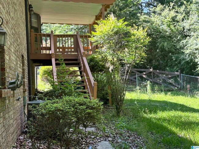 Foto del edificio - 2244 Ledgewood Cir