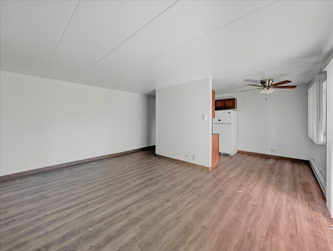 Foto del edificio - 350 S Main St