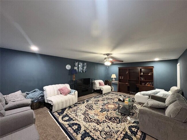 Foto del edificio - 180 Village Green Ct SW