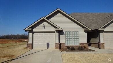 Building Photo - 25255 Everblake Dr