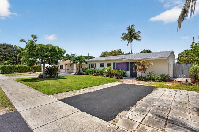 Building Photo - 540 NE 61st Ct