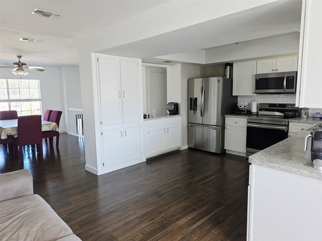 Building Photo - 16723 Running Quail Ct