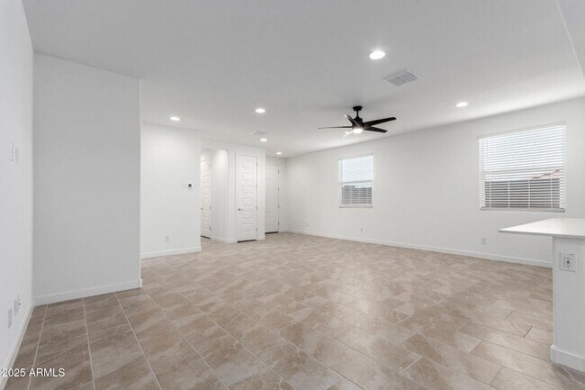 Foto del edificio - 3113 S 156th Ave