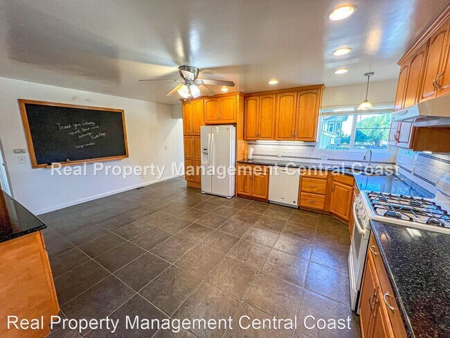 Building Photo - 3 br, 2 bath House - 495 Monterey Street
